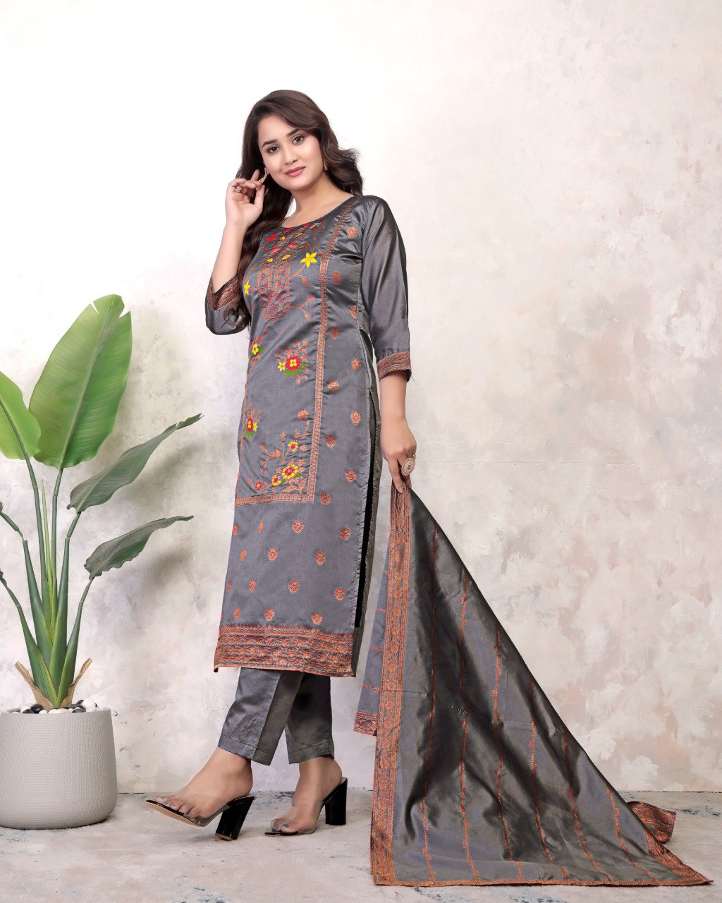 Introducing New Kurti Dupatta & Bottom Set πβ¨